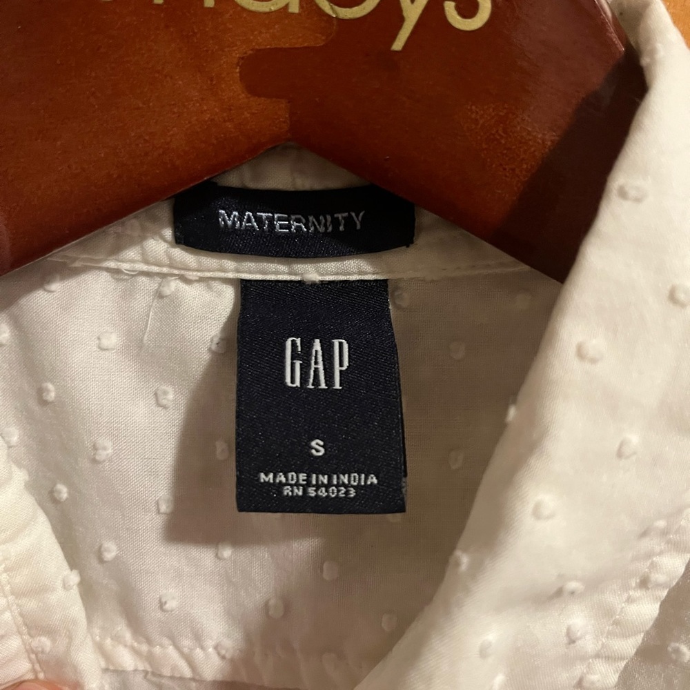 Gap Maternity Button Up - Picture 3 of 5